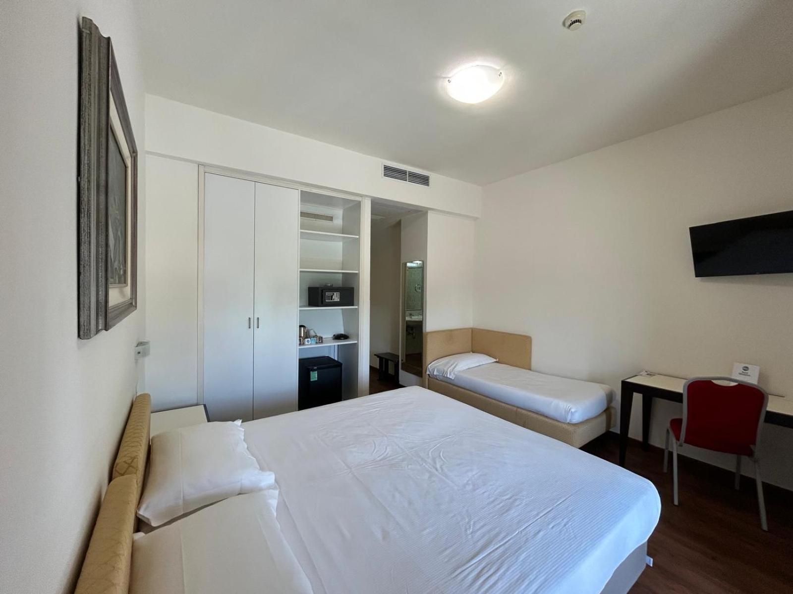Best Western Cesena Hotel Экстерьер фото